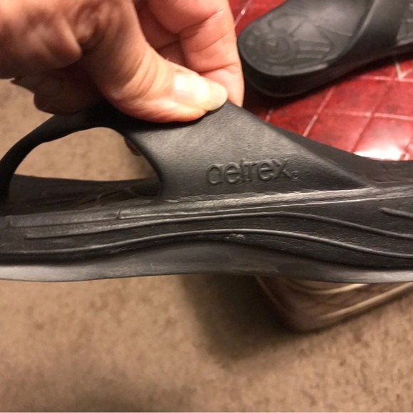 Aetrex Maui Flip Flop - Picture 3 of 5